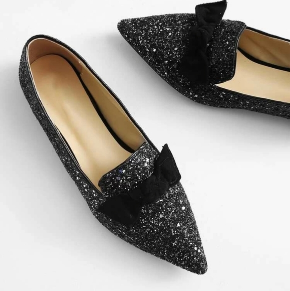 hmsz Shoes - Bow Embellished Glitter Flats NWOT

Size 6.5
